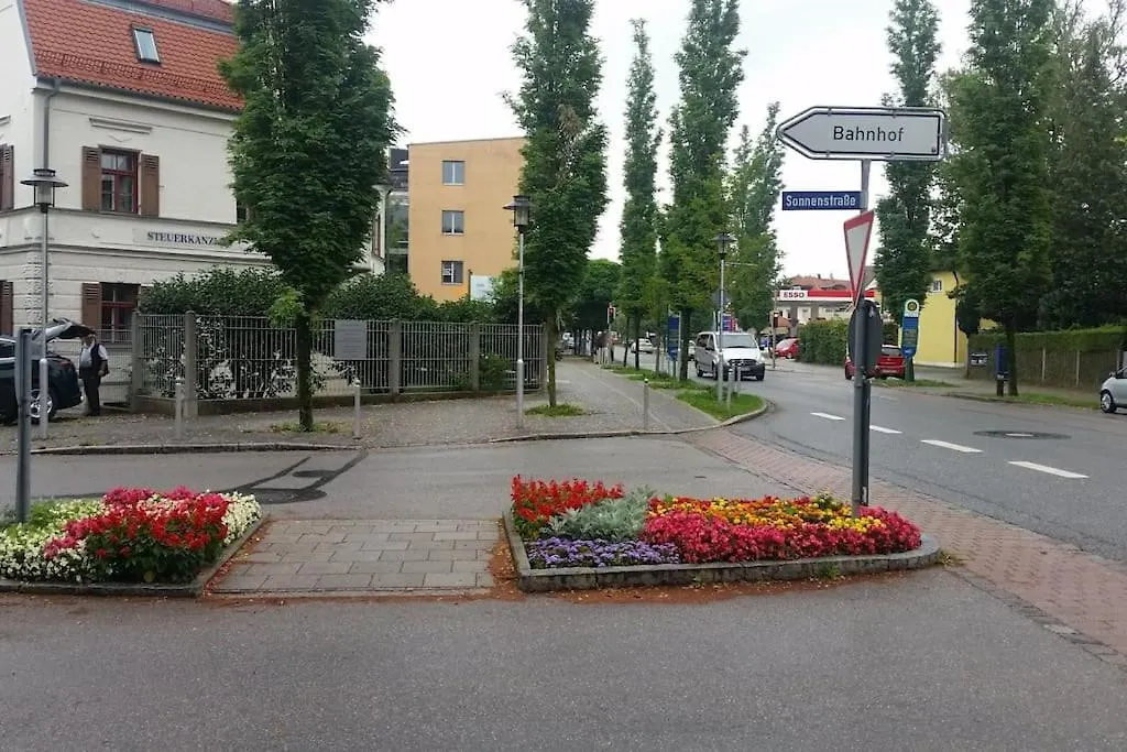 Apartment Bright 2-Bedrm 2-Bathrm, By Icm Exhibition Center, Direct Metro-Sbahn Or Drive 15 Min To City Center, Free Parking, Balcony Feldkirchen